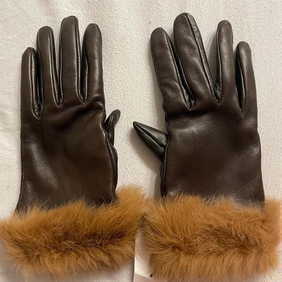 Barneys New York Accessories - Barneys leather gloves